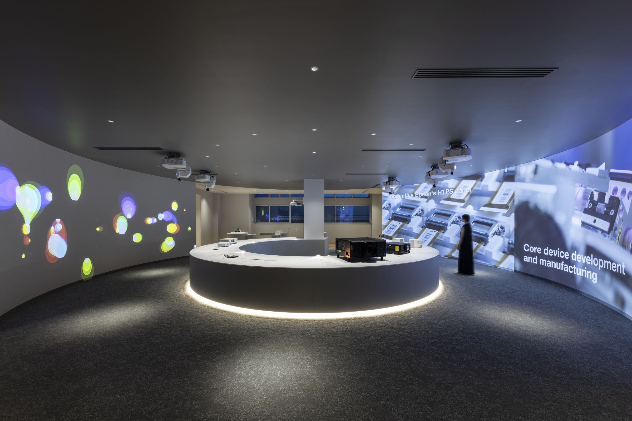 精工爱普生株式会社丰科事务所“VISUAL INNOVATION EXPERIENCE”